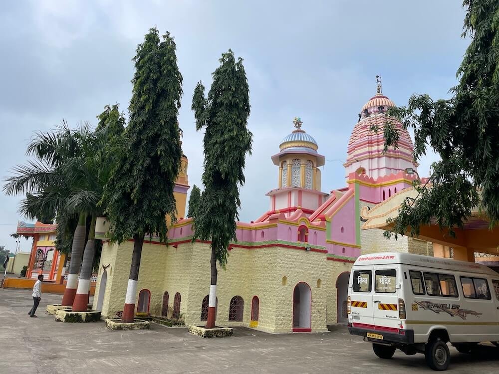 विश्वमंदिर परिसर